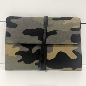 Stella & Dot Camo Clutch